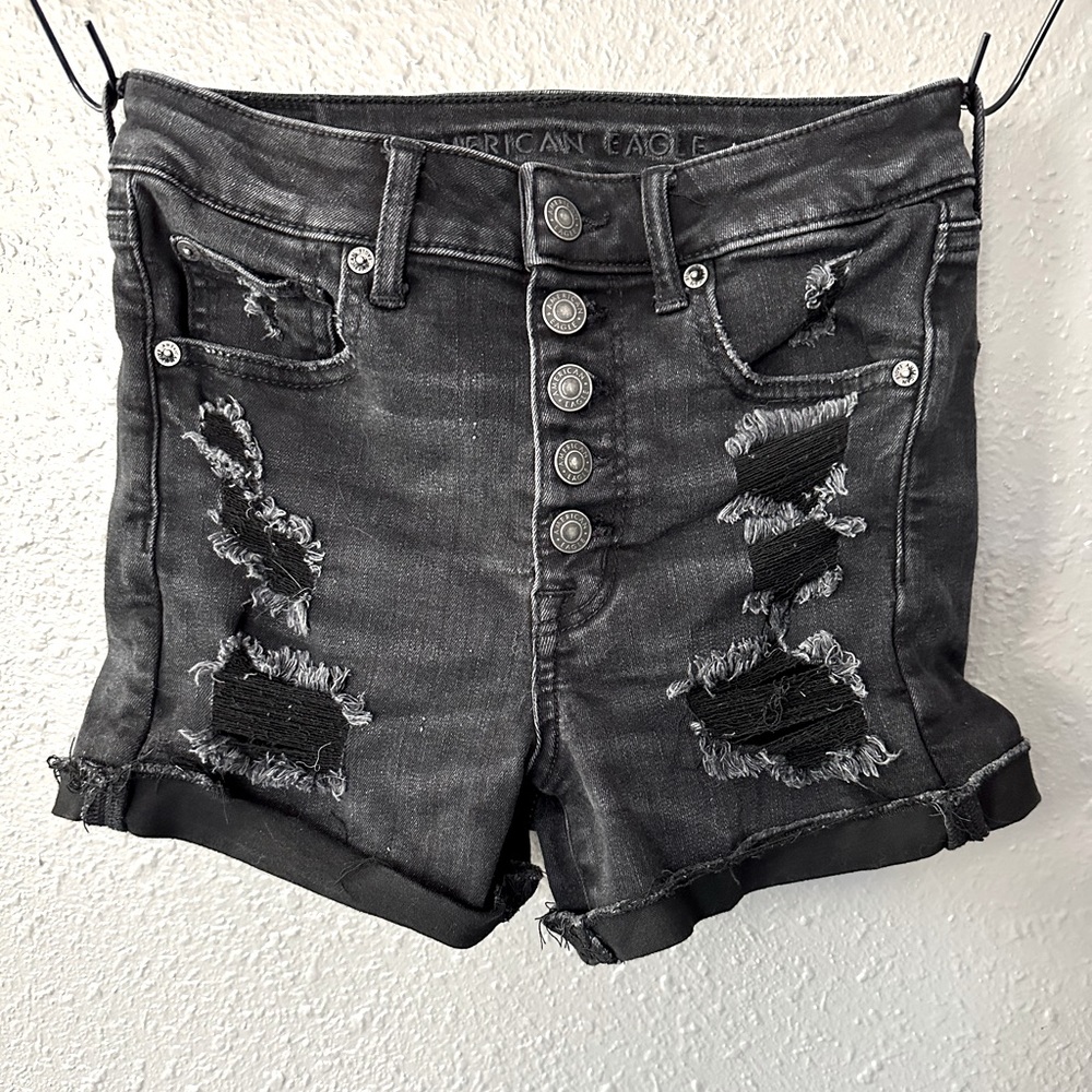 “American Eagle Women’s Black Distressed High Rise Stretch Size 2 Jean Shorts
